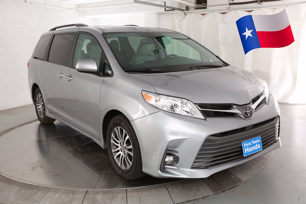 Pre-Owned 2018 Toyota Sienna XLE 4D Passenger Van in #HP2718 ...